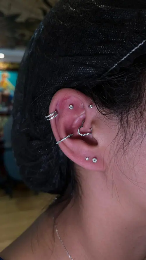 Piercing feito no Original SP Tattoo, unidade Moema